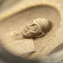 พระผงกำแพงหลวงปู่ดุลย์หลังจีวร ปี 2522 จังหวัดสุรินทร์