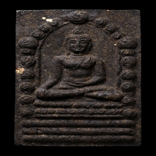 พระพุทธสิหิงค์ หลักเมือง รุ่นแรก ปี 30 เนื้อดำไม้ตะเคียน