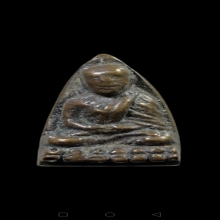 พระหลวงปู่ทวด พิมพ์หลังเตารีดเล็ก หน้าอาปาเช่ แข้งขีด ปี 05