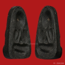 พระปิดตา หลวงปู่เฮี้ยง ปี 2495 พิมพ์สะดือใหญ่ เนื้อผงคลุกรัก