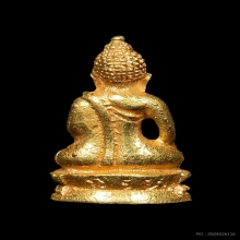 พระชัยวัฒน์ หลวงปู่แหวน ปี2517 (เนื้อทองคำ)