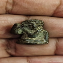 นางกวักหลวงพ่ออิ่มวัดหัวเขา จังหวัดสุพรรณบุรี