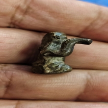 นางกวักหลวงพ่ออิ่มวัดหัวเขา จังหวัดสุพรรณบุรี