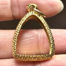 ตลับทองมือ 2 ใส่พระแม่ชีบุญเรือน พิมพ์เล็ก