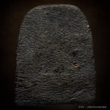 หลวงปู่ทวด วัดช้างให้ เนื้อว่าน พิมพ์พระรอด