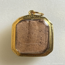 หลวงพ่อปาน พิมพ์ทรงนกฐานสายบัว  เนื้อดินเผา พ.ศ. 2460