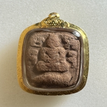 หลวงพ่อปาน พิมพ์ทรงปลาหมอ  เนื้อดินเผา พ.ศ. 2460