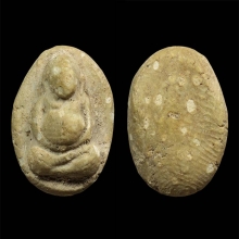 พระกรุวัดอัมพวา พิมพ์พระสังกัจจายน์ เนื้อผงน้ำมัน