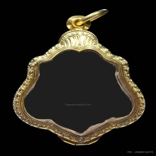 ขายตลับทอง ใส่เหรียญหลวงพ่อกวย หลังหนุมาน ปี2521