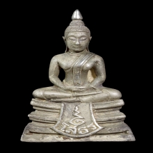 หลวงพ่อโสธรกรมตำรวจ 80 ปีเนื้อเงินเส้นคอติด3เส้น