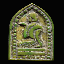 นางกวักงาแกะหลังพระพุทธหลวงพ่อเดิมวัดหนองโพ