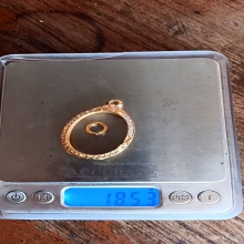 ตลับทองฝังเพชรแท้ รูปไข่ เหรียญพ่อท่านเขียว หลวงพ่อแดง ทอง90