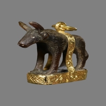 วัวธนู หลวงพ่อน้อย วัดศรีษะทอง แกะจากเขาวัวกระทิง