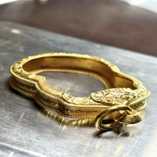 ตลับทองใส่เสมาหลวงปู่ทวด