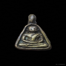 เหรียญหล่อจอบเล็ก พิมพ์แข้งติด หลวงพ่อเงิน วัดบางคลาน