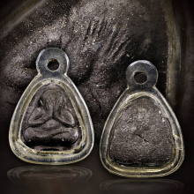 พระปิดตาพิมพ์เล็ก หลังเรียบ หลวงปู่ทิม วัดละหารไร่