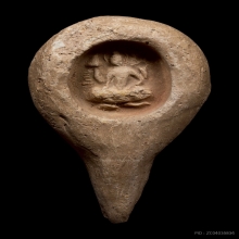 พระโพธิสัตว์อวโลกีเตศวร กรุพรุพี เนื้อดินดิบ จ.สุราษฎร์ธานี