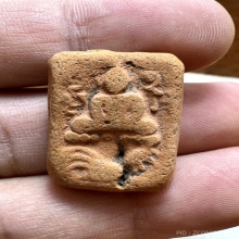 หลวงพ่อปาน พิมพ์ไก่หางสามเส้น (ส้มๆ)