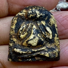 พระปิดตาเนื้อผงลงรักปิดทอง สวยเก่าสมบูรณ์หายาก