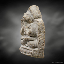 พุทธศิลป์ พิมพ์ปิดตาขัดสมาธิเพชร กรุวัดท้ายตลาด