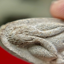 พระปิดตาฝังพลอยหลังยันต์ห้า หลวงปู่ทิมวัดละหารไร่