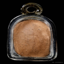 ลป บุญ ซุ้มเว้า หลังเบี้ย พระหนา สวยคมชัดมากครับ