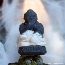 กุมารทองดูดรก หลวงปู่หงษ์  วัดเพชรบุรี ปี 53 เนื้อผงดิน