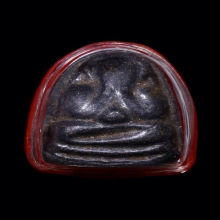 พระปิดตาเสริมฐานพิมพ์สะดือใหญ่หลังยันต์อิติใหญ่หลวงปู่เฮี้ยง