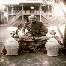 เหรียญรุ่นแรก หลวงพ่อม่วง วัดบ้านทวน บล็อกหน้าหนุ่ม