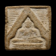 พระผงของขวัญหลวงพ่อสด รุ่น 3 พิมพ์ตื้น เนื้อผง พ.ศ. 2499