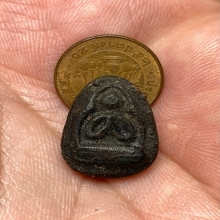 พระปิดตา เนื้อผงคลุกรักจิ๋ว