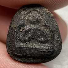 พระปิดตา เนื้อผงคลุกรักจิ๋ว