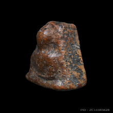 พระนางพญา กรุวัดนางพญา จ.พิษณุโลก พิมพ์อกนูนเล็ก