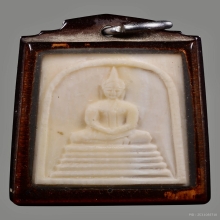 พระพุทธงาแกะ หลวงพ่อกวย วัดโฆษิตาราม จ.ชัยนาท