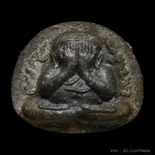 พระปิดตากนกข้างหลวงปู่โต๊ะ  เนื้อผงใบลานตะกรุดคู่ พ.ศ.2522