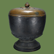 ครอบน้ำพุทธมนต์ปทุมโลหิต สมเด็จพระสังฆราชแพ วัดสุทัศน์