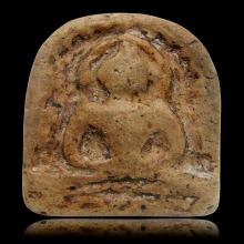 พระกำแพงซุ้มกอ พิมพ์กลาง