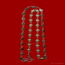 สร้อยนะโม ด้านหลังมีหน้าพ่อท่านคล้าย เนื้อเงินลงถมกะไหล่ทอง 