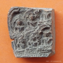 พระแผงตัดเนื้อดินเก่ามาก สูงเกือบ 2 นิ้ว