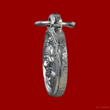 เหรียญเม็ดแตง หลวงปู่ทวด วัดช้างให้ จ.ปัตตานี ปี 2508