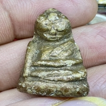 พระบัวเข็มเนื้อผงน้ำมันปิดทองเดิมวัดชนะสงครามฝังตะปูสังฆวานร