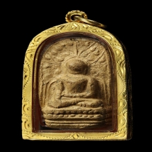 พระคง เลี่ยมทอง หล่อๆ 