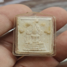 พระคำข้าวรุ่นพิเศษติดพระธาตุ 5 เม็ด