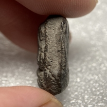 พระปิดตา เนื้อผงคลุกรัก เก่ามีอายุ 