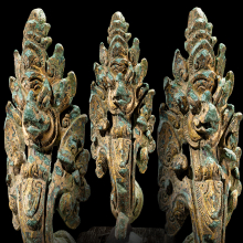 นาคราชเปียกทองคำ