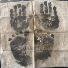 ผ้ายันต์​ รอยมือรอยเท้า​ หลวงพ่อเขียว​ วัดหรงบน