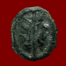 พระลีลาสวนสอง หลังลายผ้า กรุวัดพระศรีรัตนมหาธาตุ สุพรรณบุรี