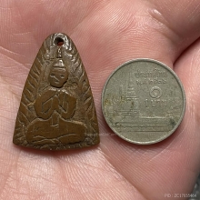 พระพุทธพนมมือ กะลาแกะ หลวงปู่รอด วัดบางน้ำวน 