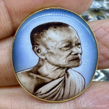 เหรียญทองคำหน้าล๊อกเก็ต พ่อหยอด แก้วเจริญกรรมการเบอร์76หายาก