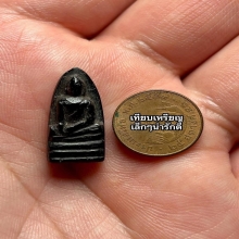 พระไม้เสาโบสถ์เก่า หลวงปู่เหรียญ วัดหนองบัว